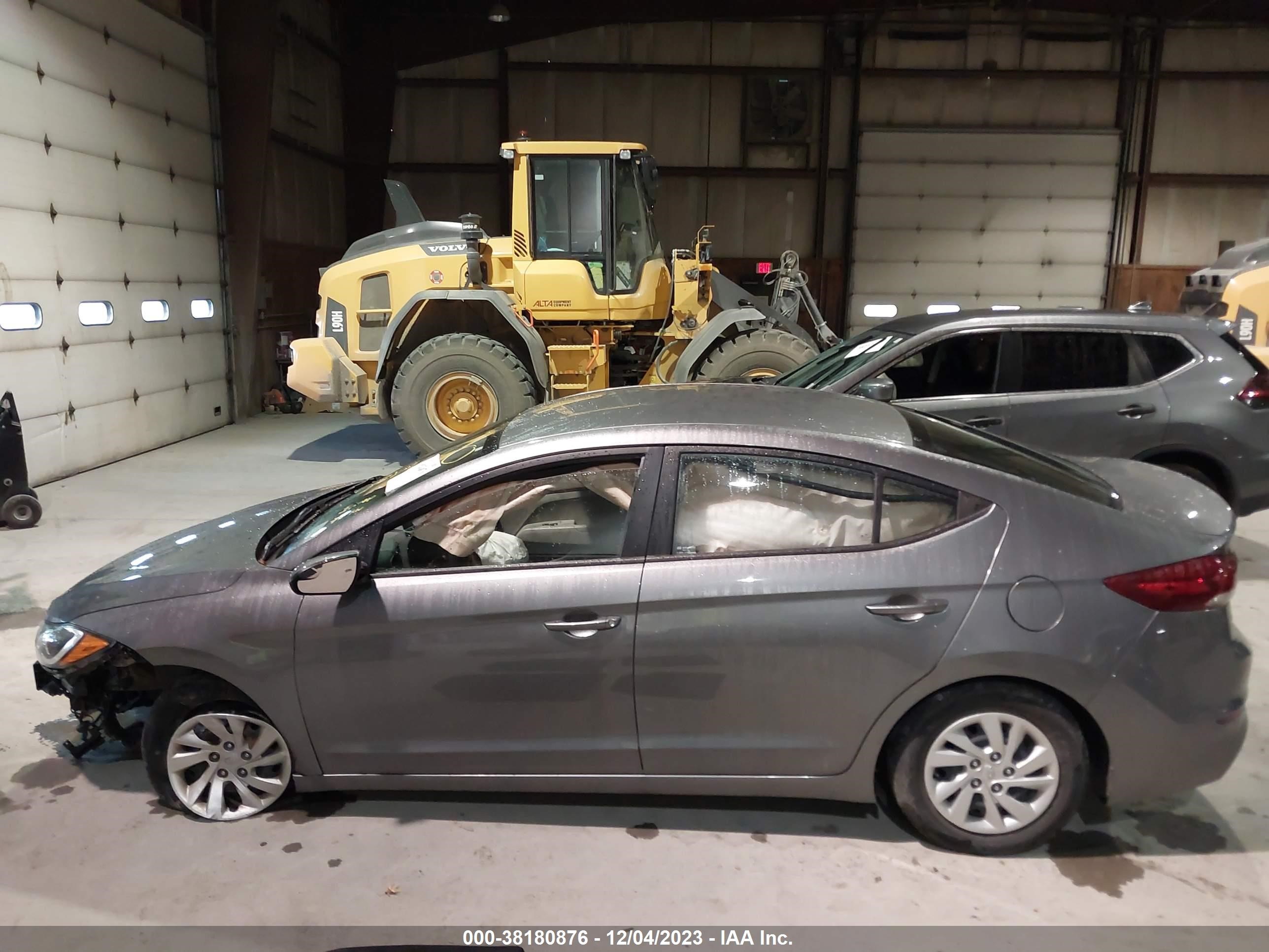 Photo 12 VIN: 5NPD74LFXJH277294 - HYUNDAI ELANTRA 