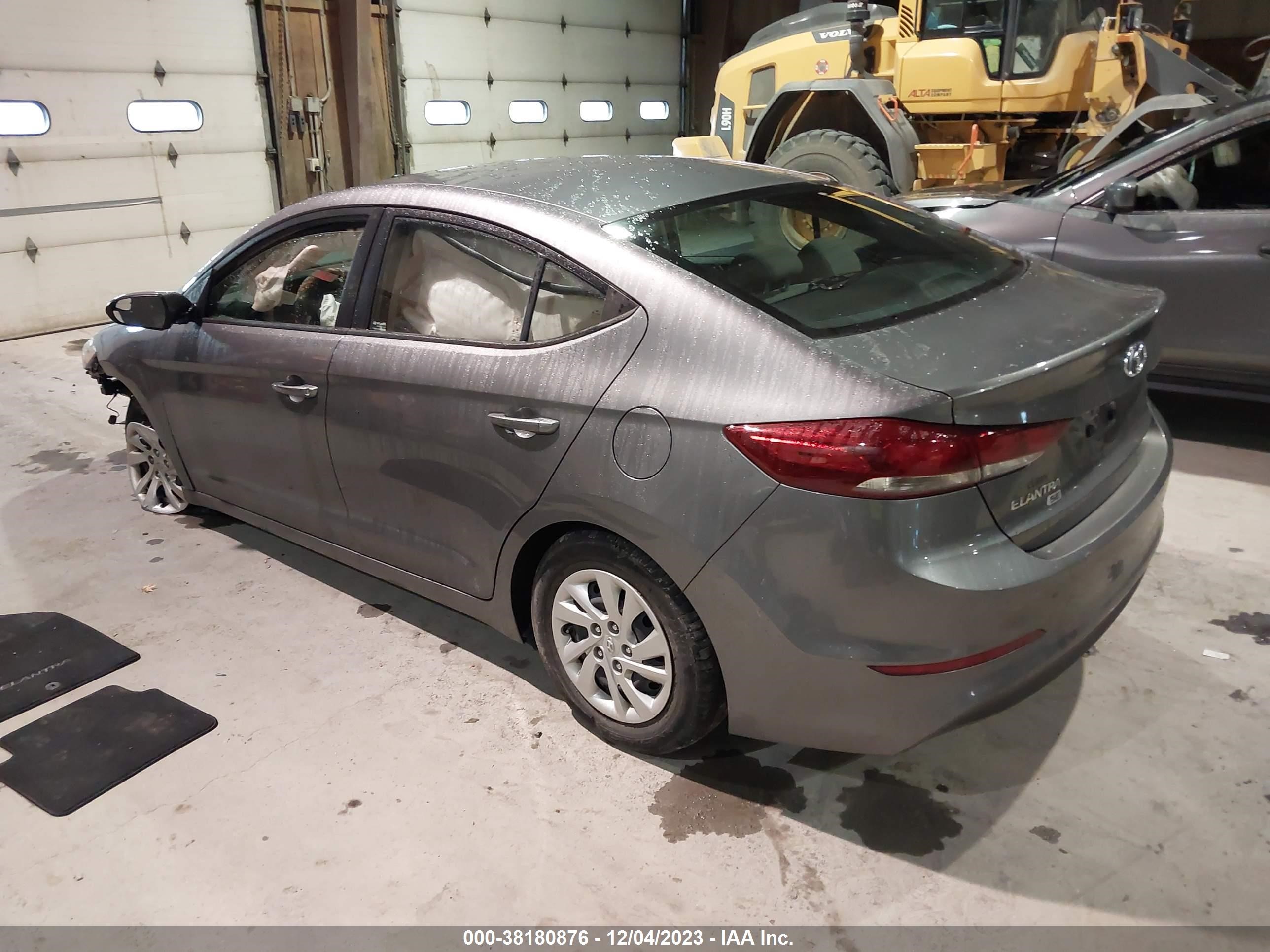 Photo 2 VIN: 5NPD74LFXJH277294 - HYUNDAI ELANTRA 