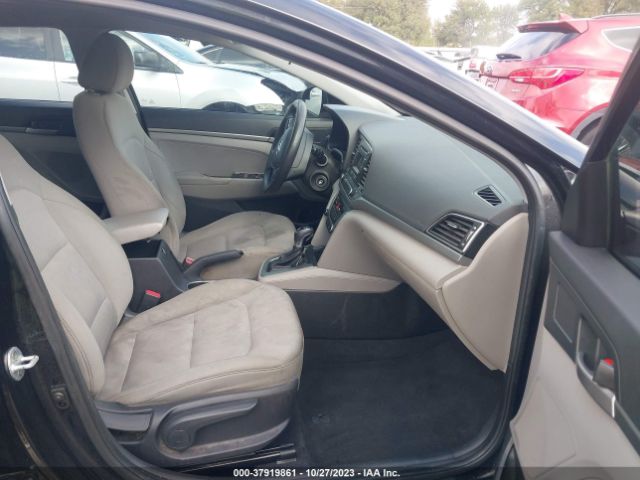 Photo 4 VIN: 5NPD74LFXJH292233 - HYUNDAI ELANTRA 