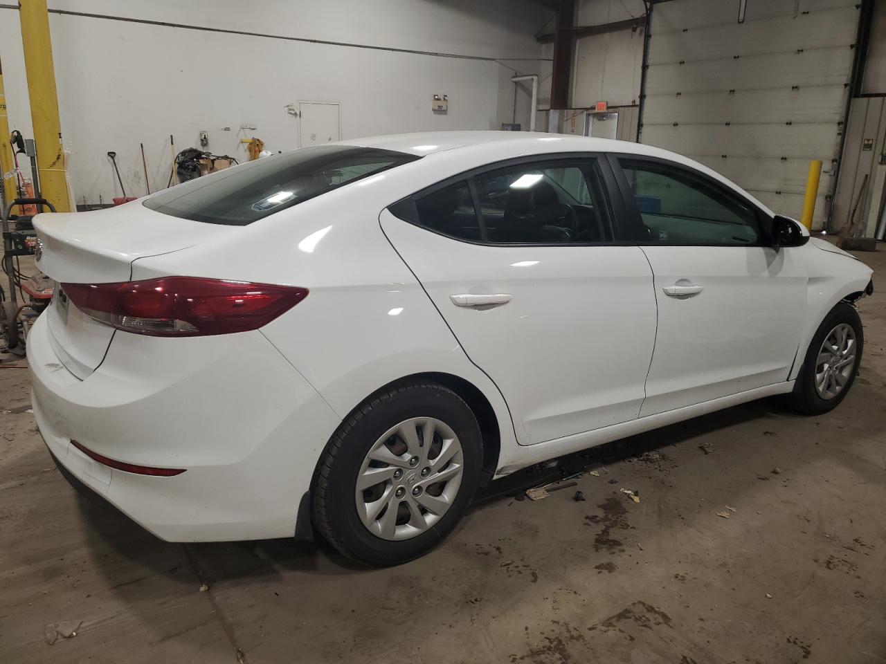 Photo 2 VIN: 5NPD74LFXJH334786 - HYUNDAI ELANTRA 