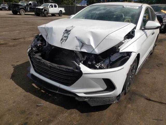 Photo 8 VIN: 5NPD74LFXJH354293 - HYUNDAI ELANTRA SE 