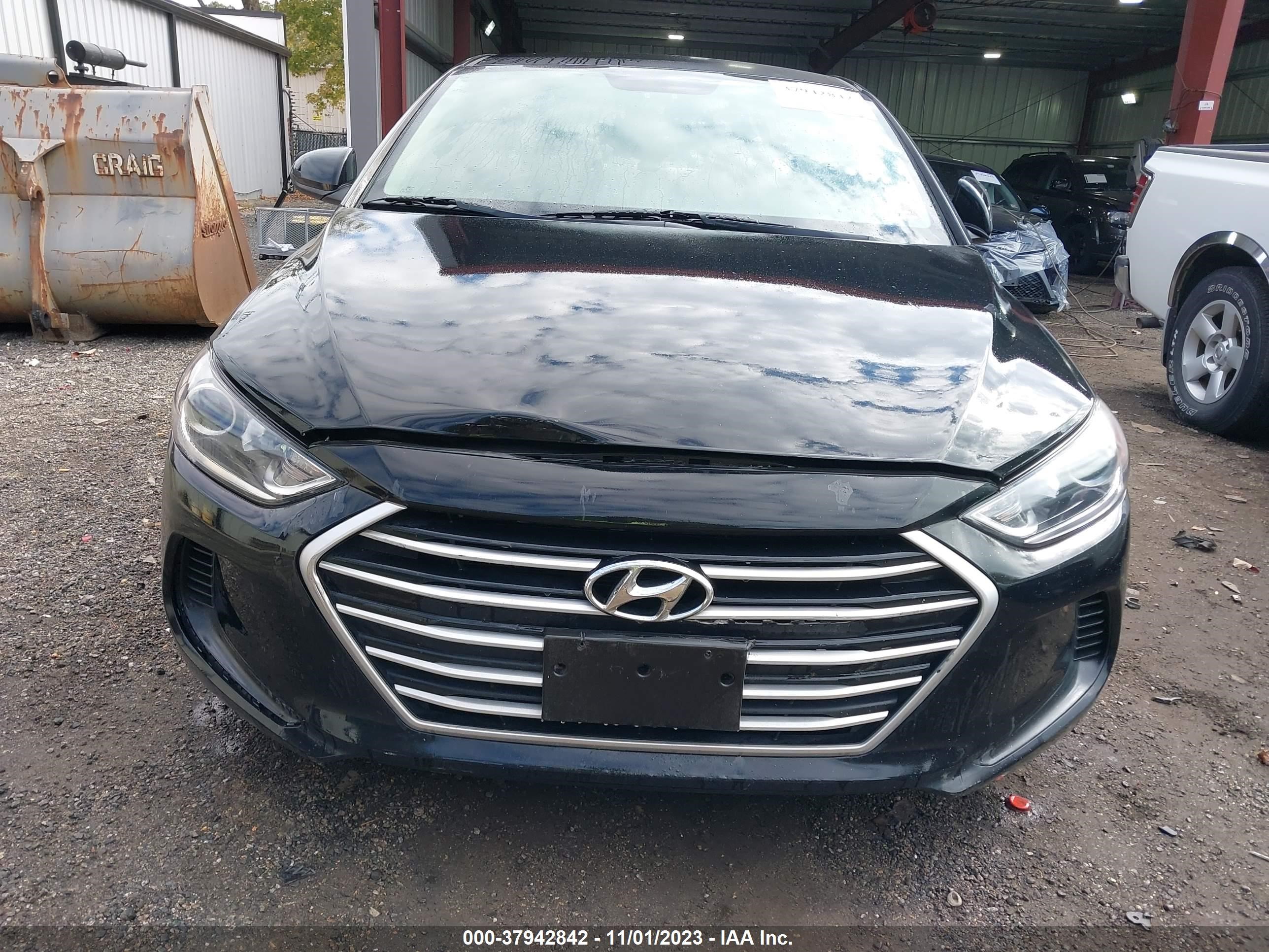 Photo 11 VIN: 5NPD74LFXJH370526 - HYUNDAI ELANTRA 