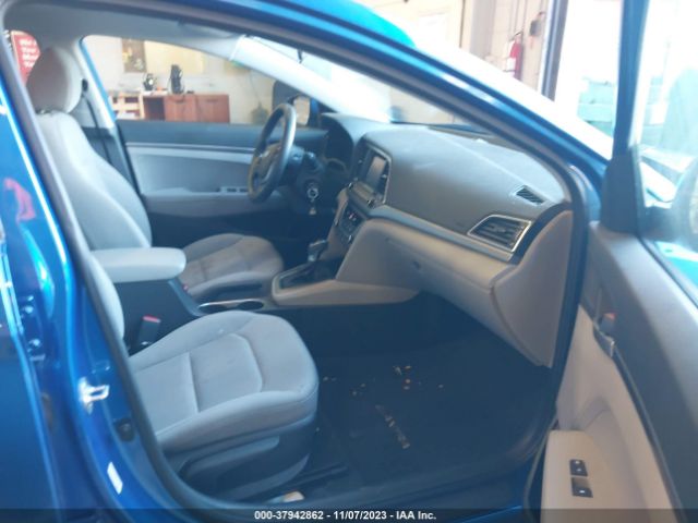 Photo 4 VIN: 5NPD74LFXJH371692 - HYUNDAI ELANTRA 