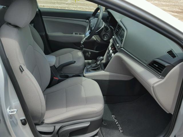 Photo 4 VIN: 5NPD74LFXKH472605 - HYUNDAI ELANTRA SE 