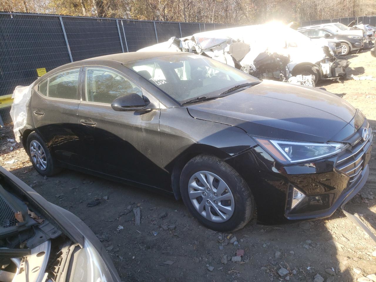 Photo 3 VIN: 5NPD74LFXKH477187 - HYUNDAI ELANTRA 