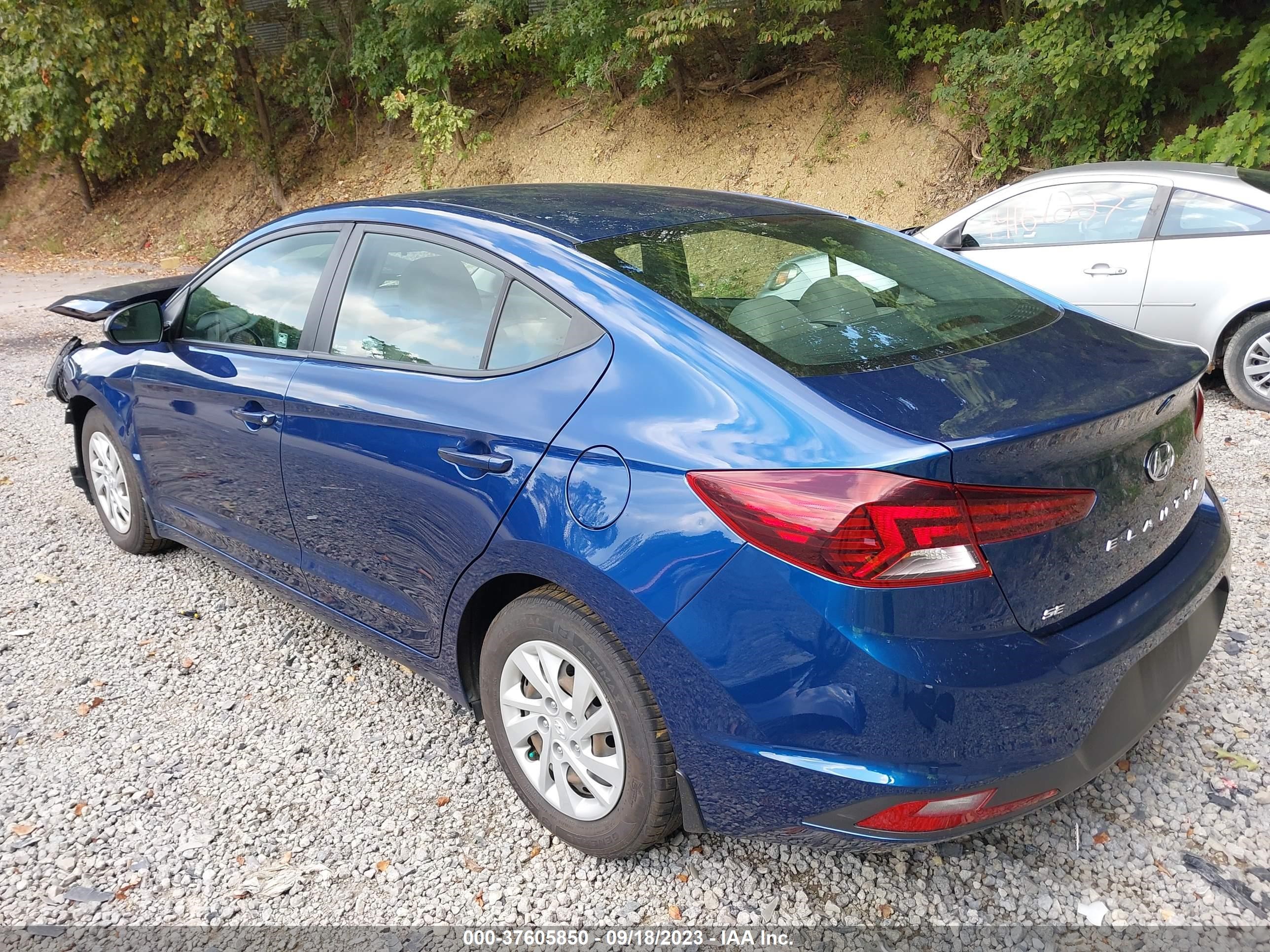 Photo 2 VIN: 5NPD74LFXKH481644 - HYUNDAI ELANTRA 