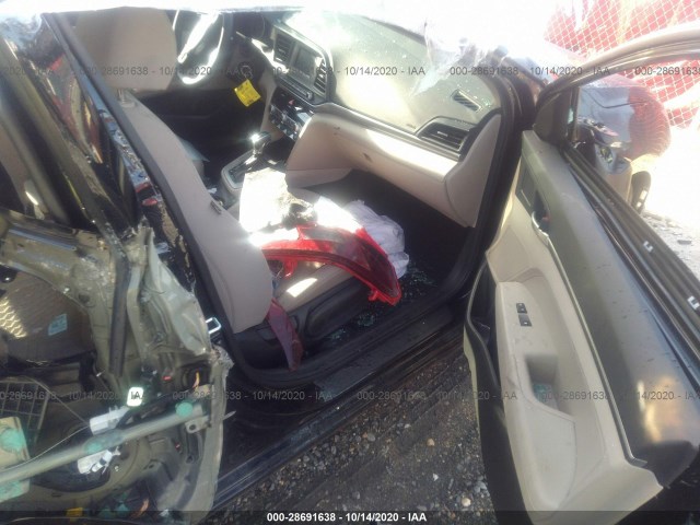 Photo 4 VIN: 5NPD74LFXLH599808 - HYUNDAI ELANTRA 