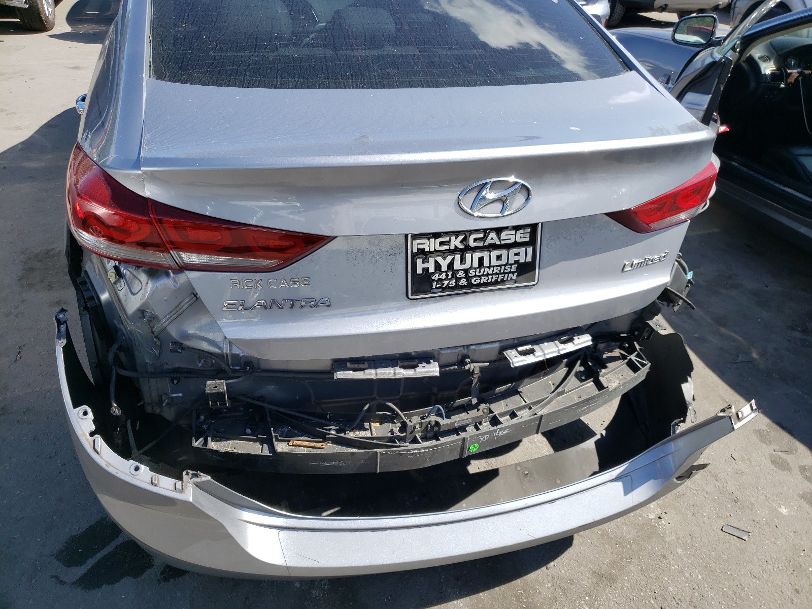 Photo 8 VIN: 5NPD84LF0HH017347 - HYUNDAI ELANTRA SE 