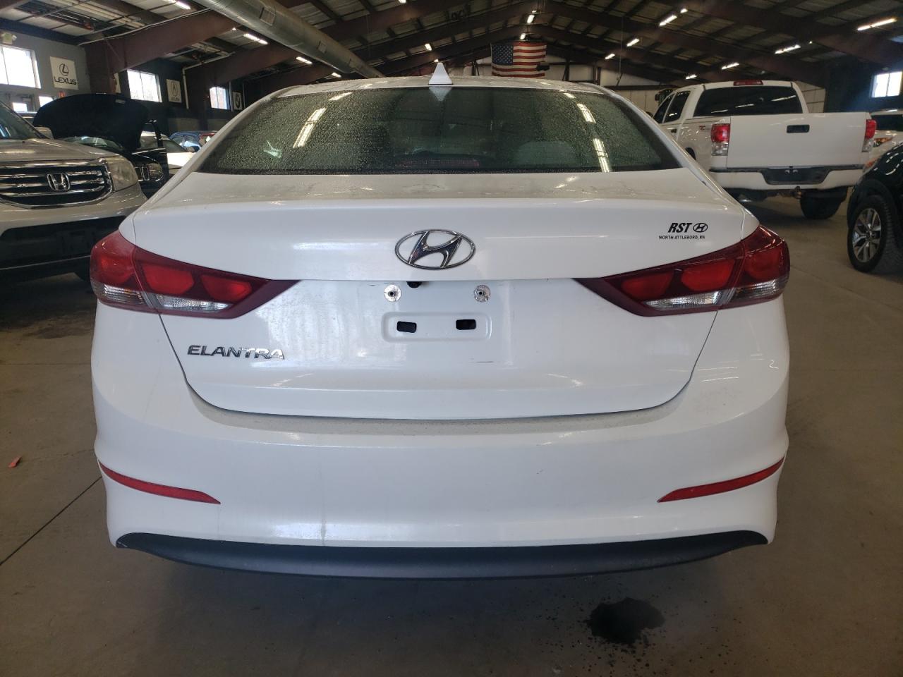 Photo 5 VIN: 5NPD84LF0HH017395 - HYUNDAI ELANTRA 