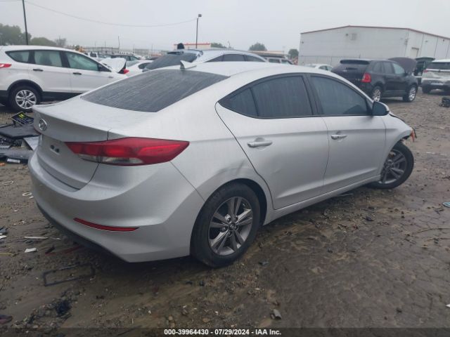 Photo 3 VIN: 5NPD84LF0HH018997 - HYUNDAI ELANTRA 