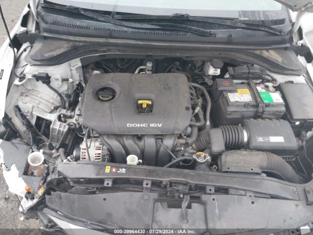 Photo 9 VIN: 5NPD84LF0HH018997 - HYUNDAI ELANTRA 