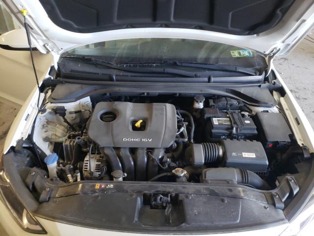 Photo 6 VIN: 5NPD84LF0HH020328 - HYUNDAI ELANTRA SE 