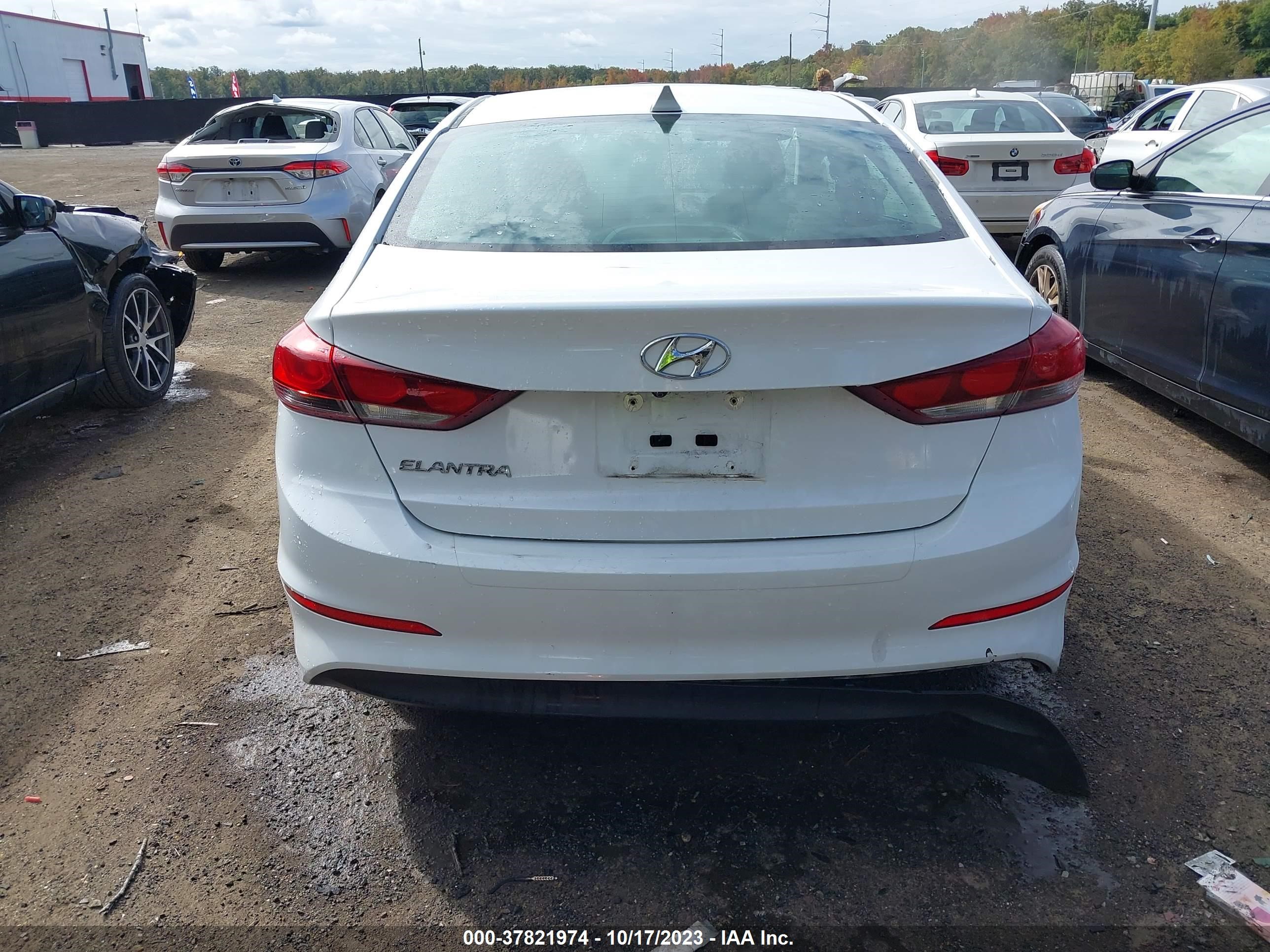 Photo 15 VIN: 5NPD84LF0HH021785 - HYUNDAI ELANTRA 