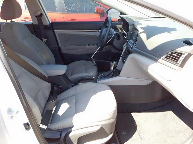 Photo 4 VIN: 5NPD84LF0HH027148 - HYUNDAI ELANTRA SE 