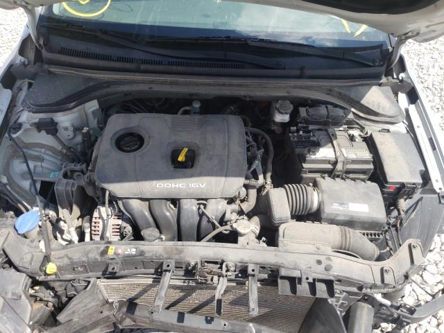 Photo 6 VIN: 5NPD84LF0HH030034 - HYUNDAI ELANTRA SE 