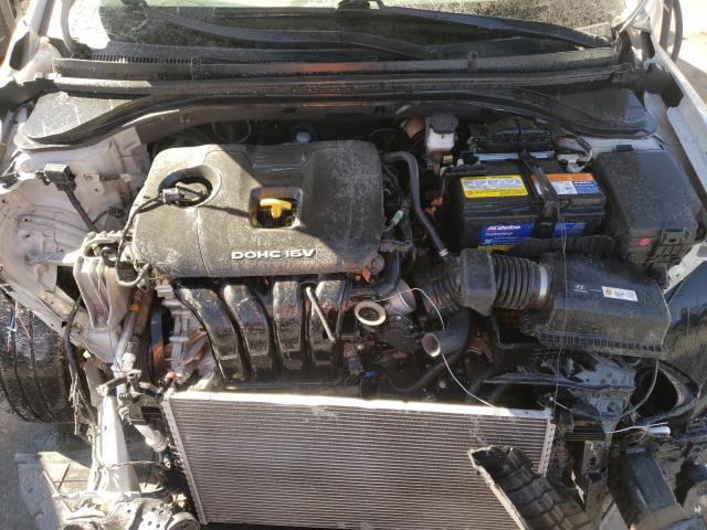 Photo 6 VIN: 5NPD84LF0HH030664 - HYUNDAI ELANTRA SE 