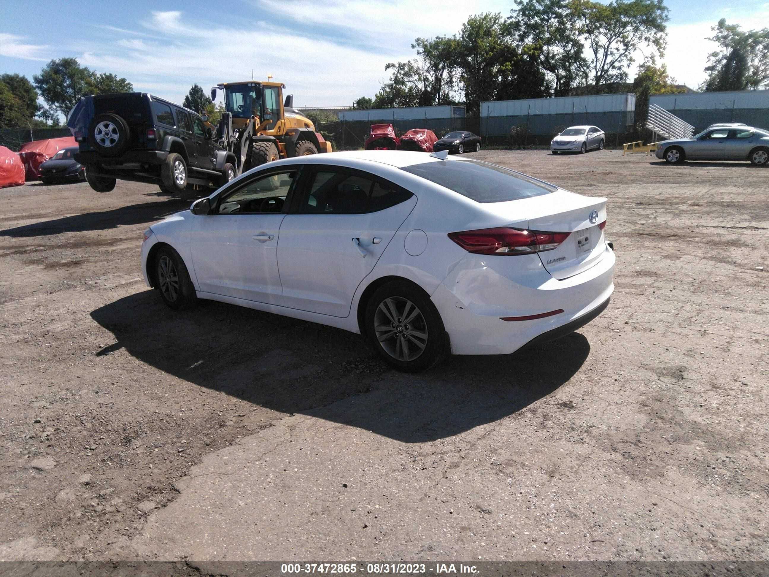 Photo 2 VIN: 5NPD84LF0HH033189 - HYUNDAI ELANTRA 