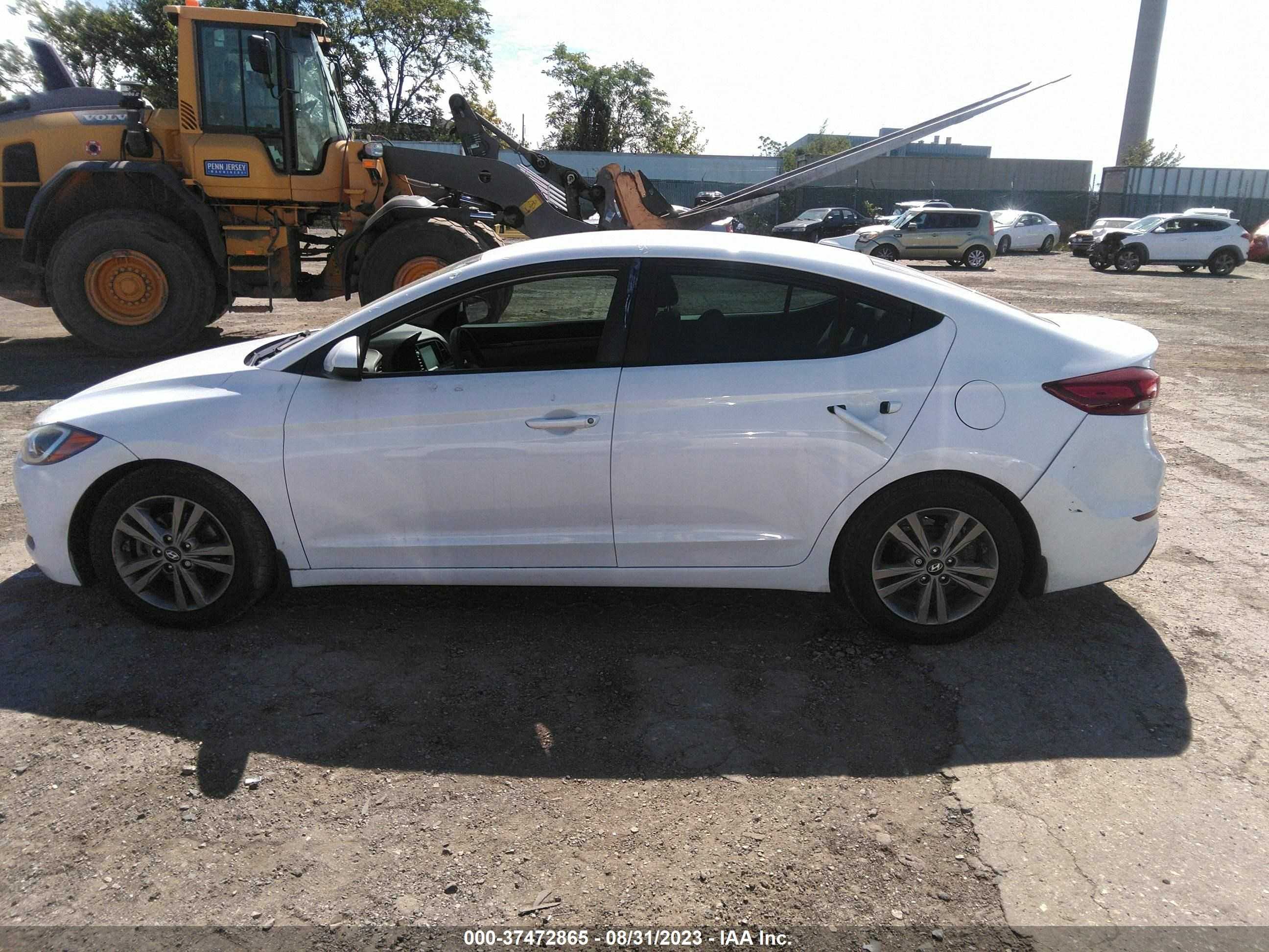 Photo 5 VIN: 5NPD84LF0HH033189 - HYUNDAI ELANTRA 