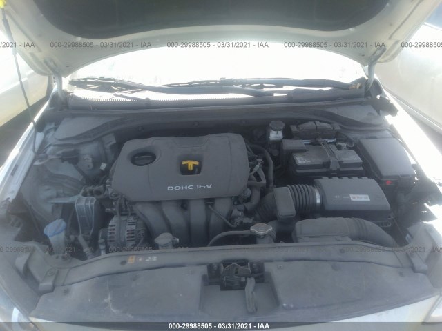 Photo 9 VIN: 5NPD84LF0HH034942 - HYUNDAI ELANTRA 