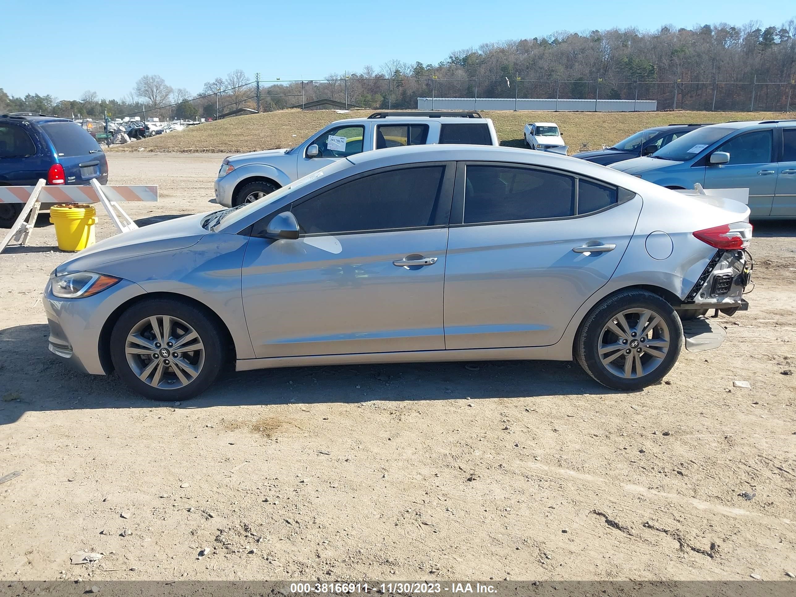 Photo 14 VIN: 5NPD84LF0HH050865 - HYUNDAI ELANTRA 