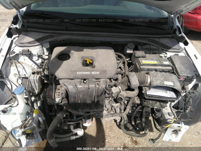 Photo 9 VIN: 5NPD84LF0HH051918 - HYUNDAI ELANTRA 