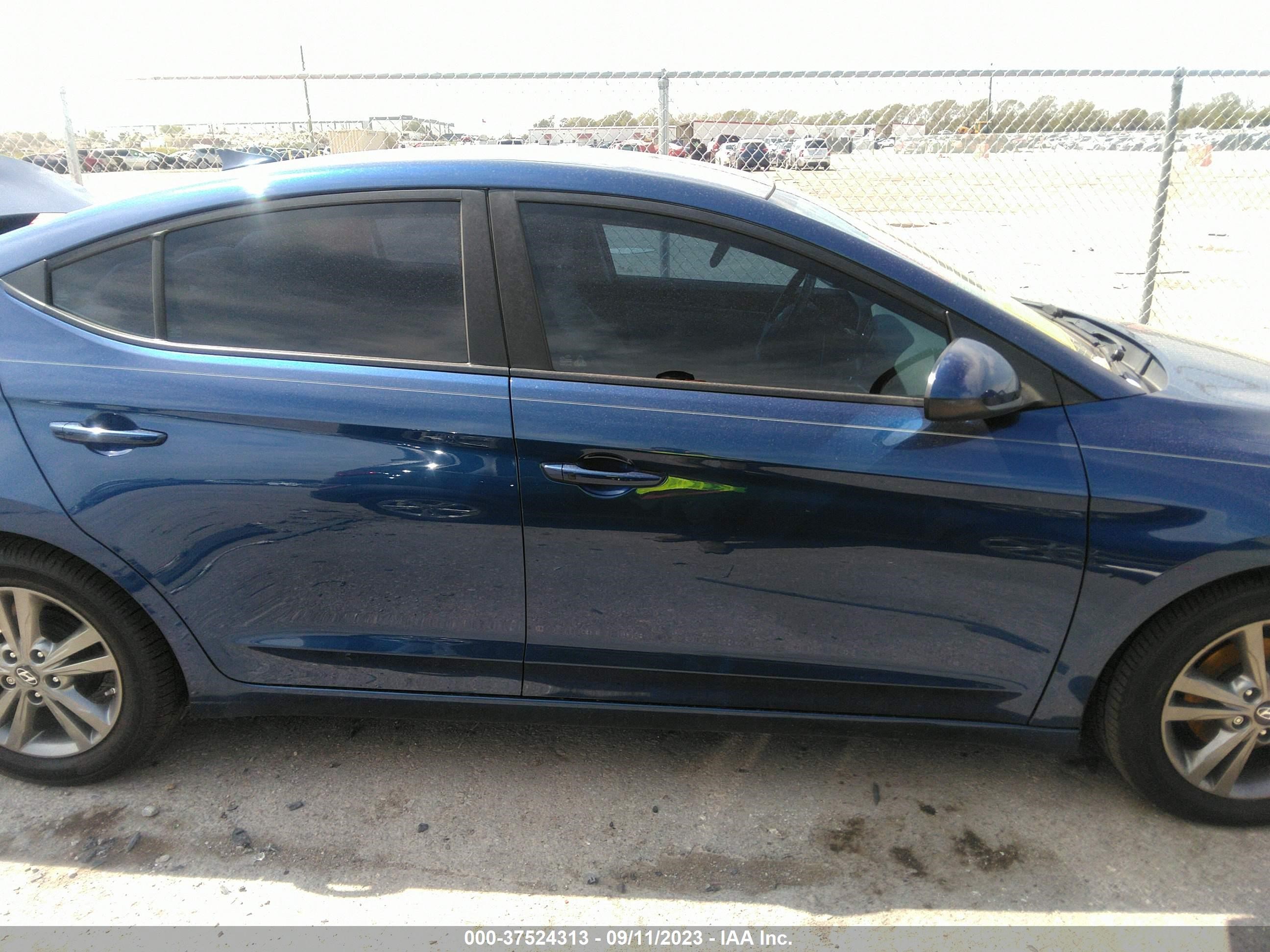 Photo 12 VIN: 5NPD84LF0HH079511 - HYUNDAI ELANTRA 