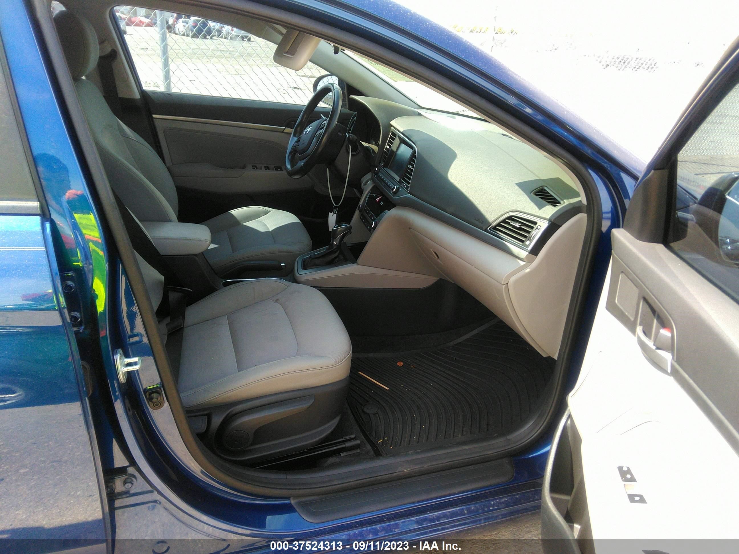 Photo 4 VIN: 5NPD84LF0HH079511 - HYUNDAI ELANTRA 