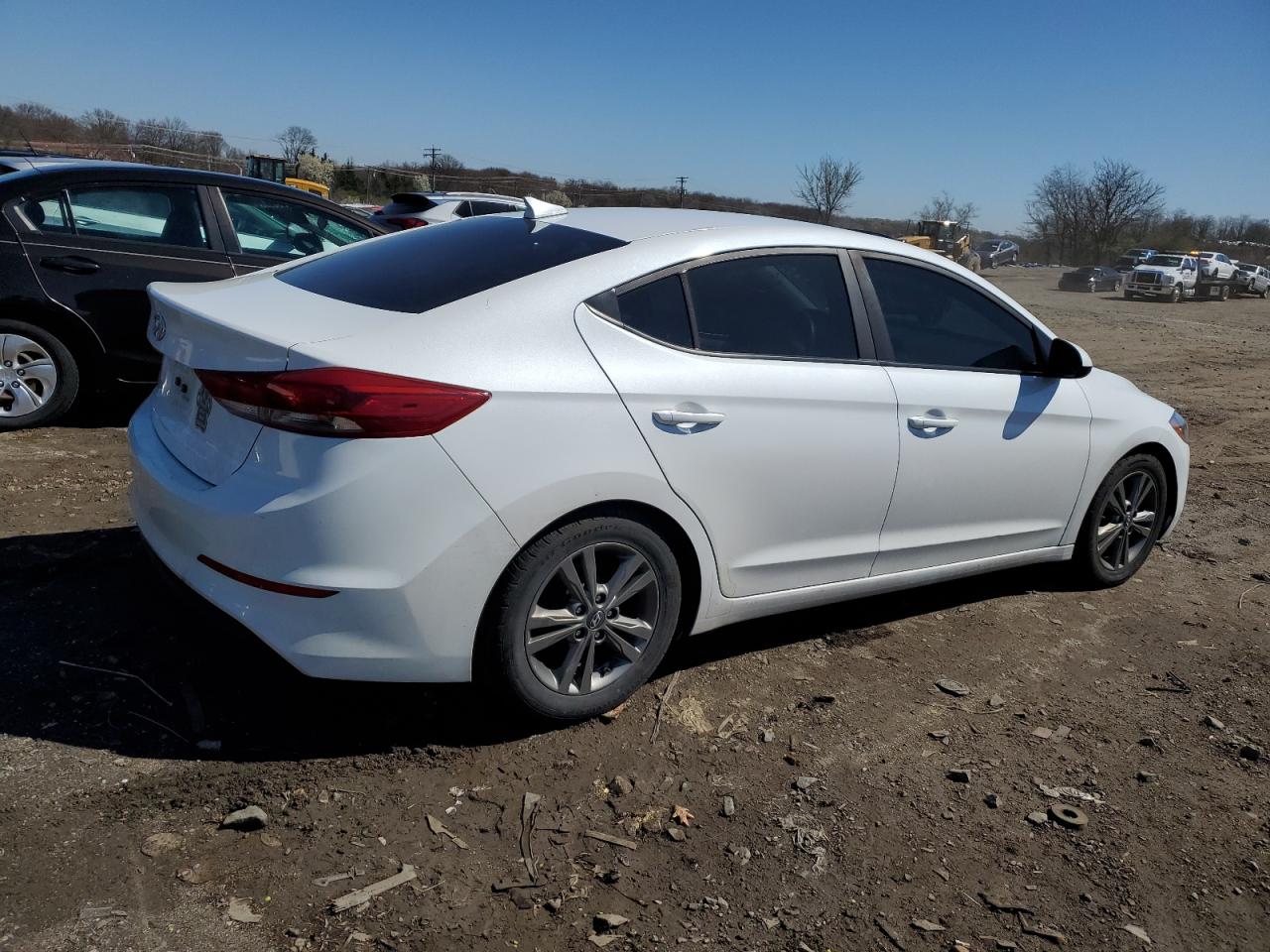 Photo 2 VIN: 5NPD84LF0HH095322 - HYUNDAI ELANTRA 