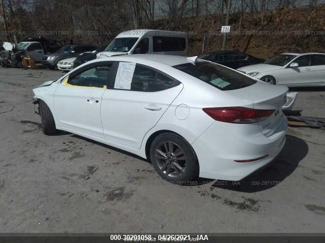 Photo 2 VIN: 5NPD84LF0HH111230 - HYUNDAI ELANTRA 