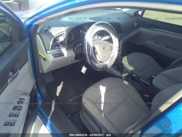 Photo 4 VIN: 5NPD84LF0HH120302 - HYUNDAI ELANTRA 