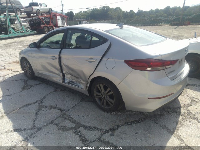 Photo 2 VIN: 5NPD84LF0HH133017 - HYUNDAI ELANTRA 