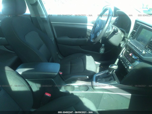 Photo 4 VIN: 5NPD84LF0HH133017 - HYUNDAI ELANTRA 