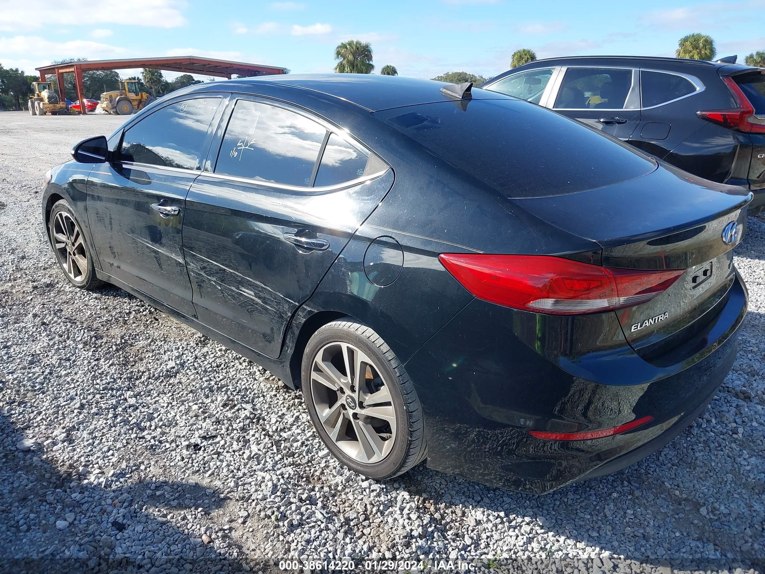 Photo 2 VIN: 5NPD84LF0HH147130 - HYUNDAI ELANTRA 