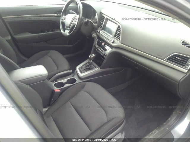 Photo 4 VIN: 5NPD84LF0HH164574 - HYUNDAI ELANTRA 