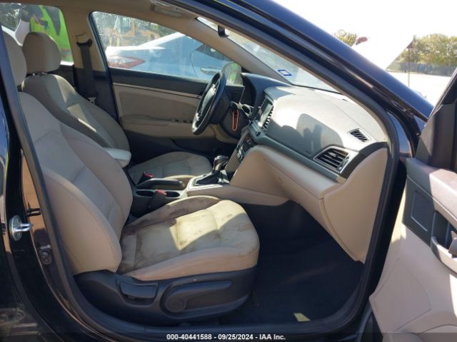 Photo 4 VIN: 5NPD84LF0HH170200 - HYUNDAI ELANTRA 