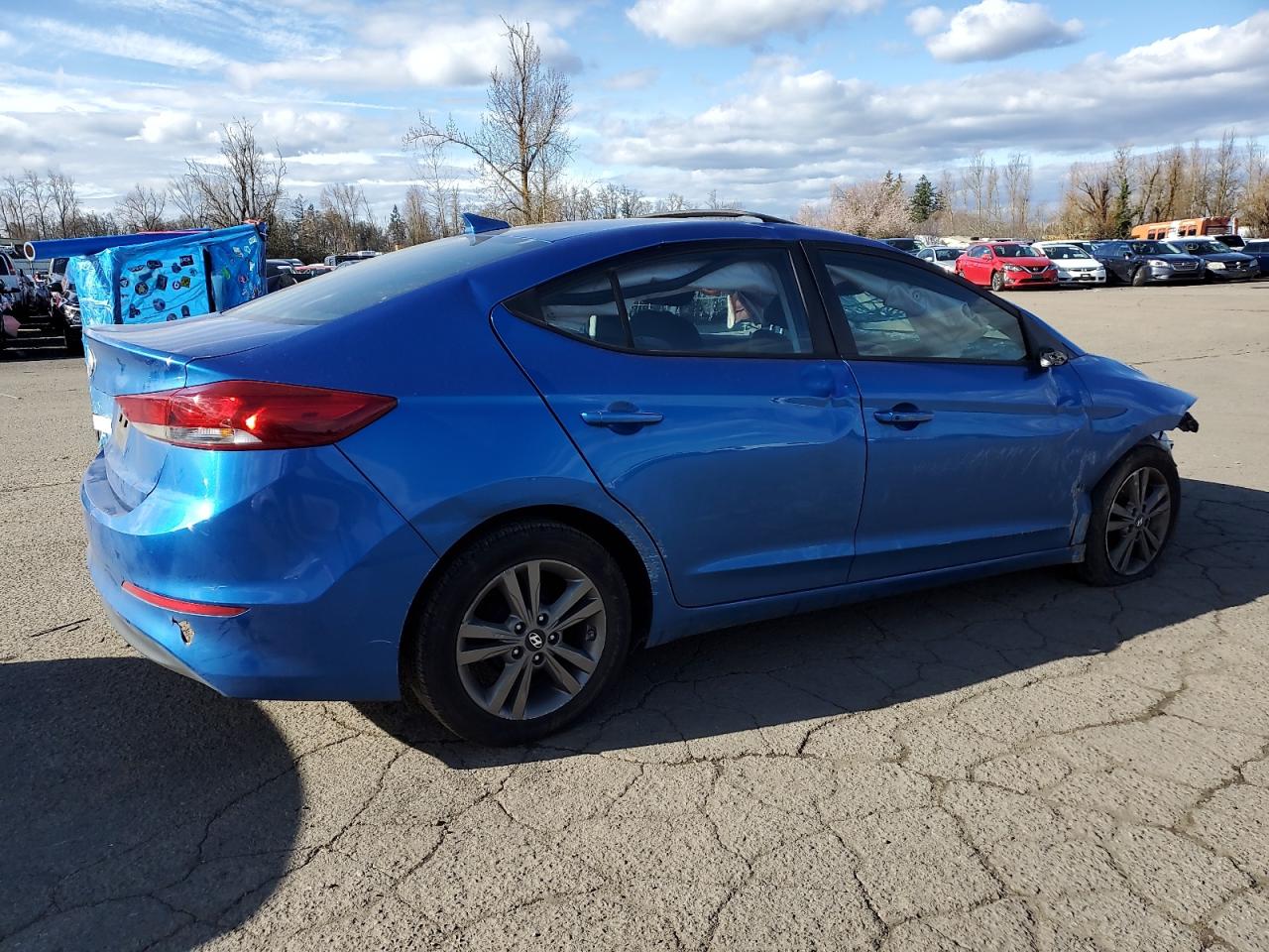 Photo 2 VIN: 5NPD84LF0HH186221 - HYUNDAI ELANTRA 