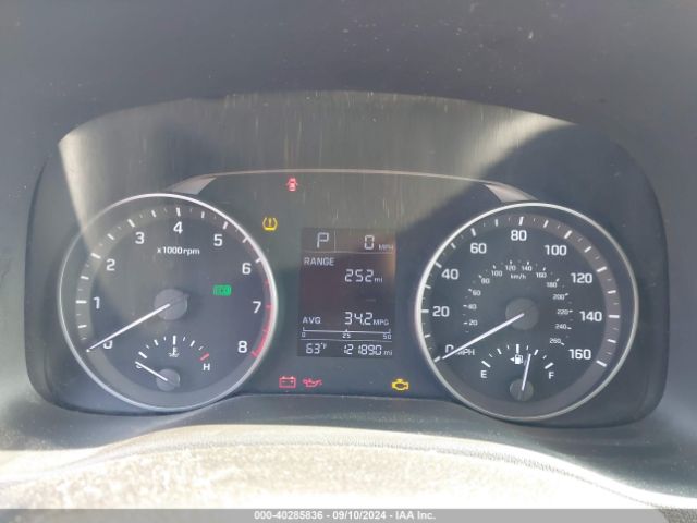 Photo 6 VIN: 5NPD84LF0HH186266 - HYUNDAI ELANTRA 