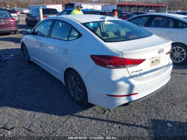 Photo 2 VIN: 5NPD84LF0HH211053 - HYUNDAI ELANTRA 