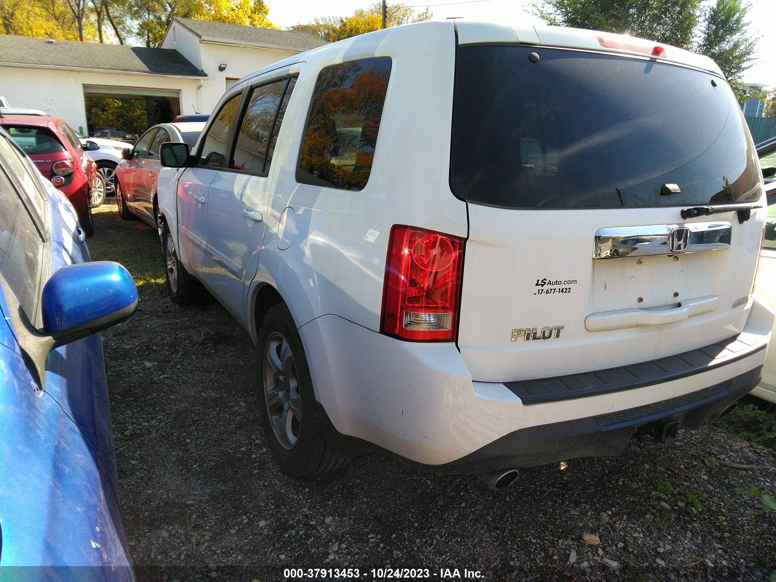 Photo 2 VIN: 5NPD84LF0JH230160 - HONDA PILOT 