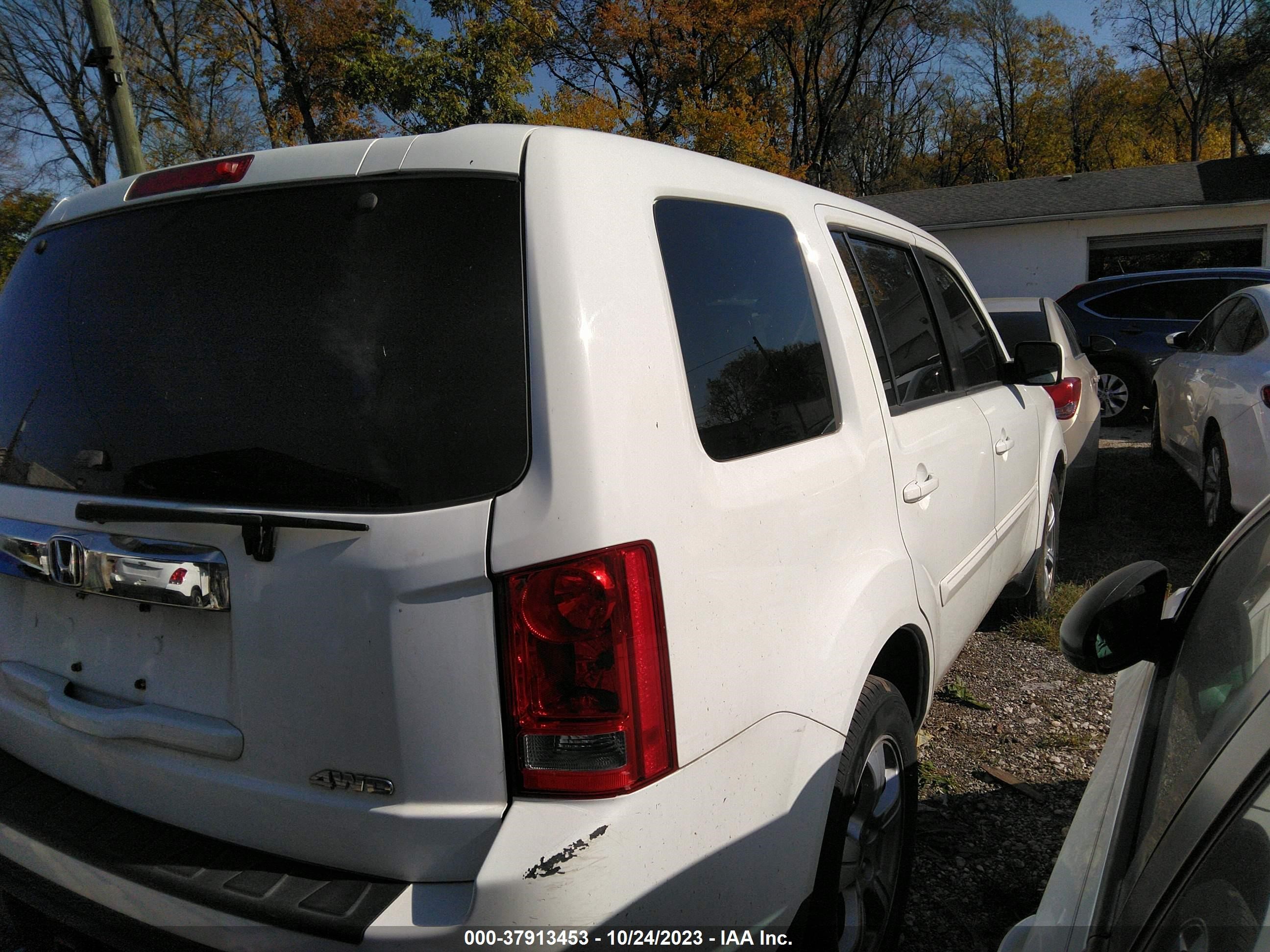 Photo 3 VIN: 5NPD84LF0JH230160 - HONDA PILOT 