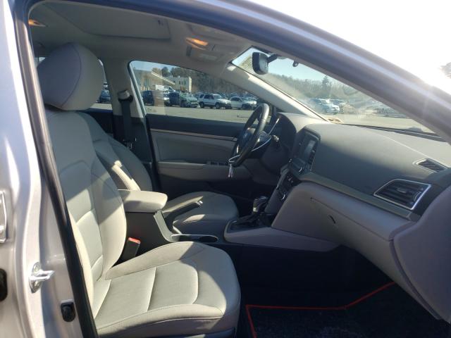 Photo 4 VIN: 5NPD84LF0JH233947 - HYUNDAI ELANTRA SE 