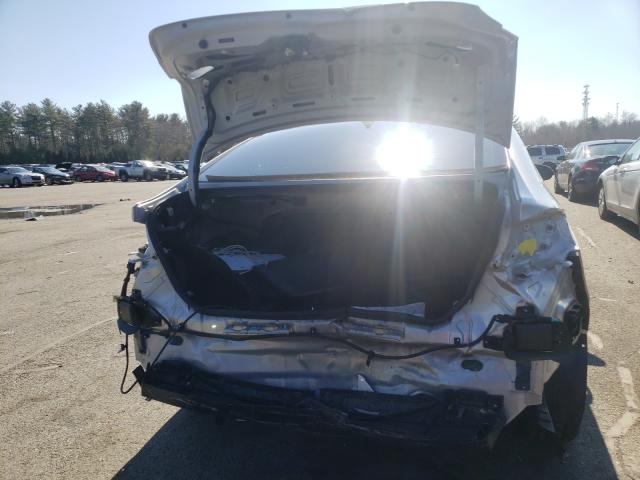 Photo 8 VIN: 5NPD84LF0JH233947 - HYUNDAI ELANTRA SE 