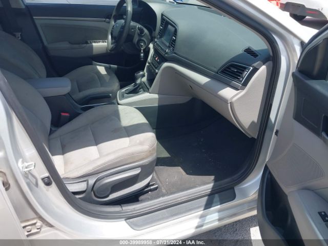 Photo 4 VIN: 5NPD84LF0JH250005 - HYUNDAI ELANTRA 