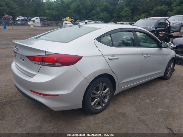 Photo 3 VIN: 5NPD84LF0JH254121 - HYUNDAI ELANTRA 