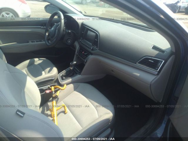 Photo 4 VIN: 5NPD84LF0JH258492 - HYUNDAI ELANTRA 