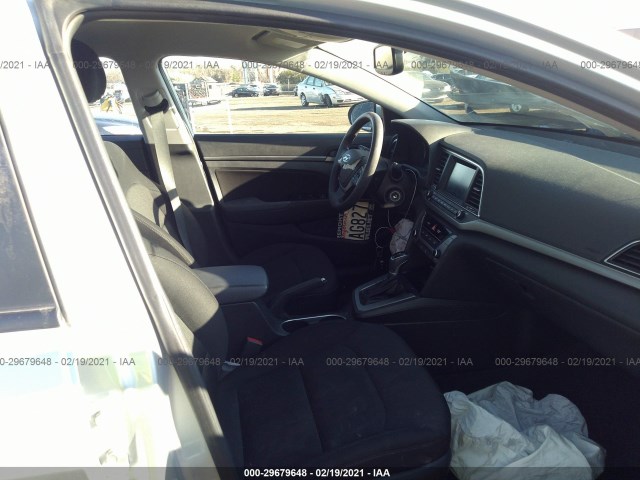 Photo 4 VIN: 5NPD84LF0JH267208 - HYUNDAI ELANTRA 