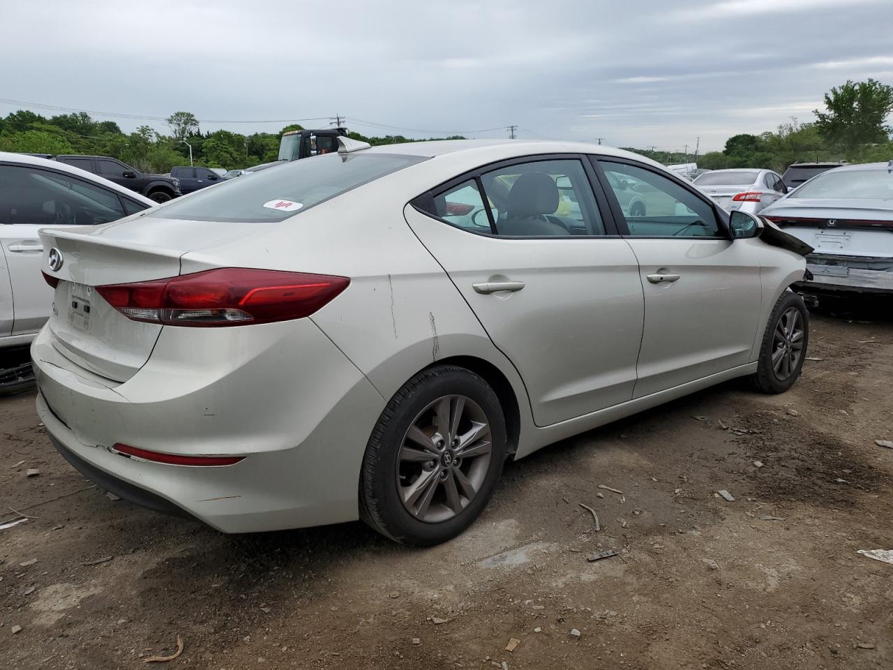 Photo 2 VIN: 5NPD84LF0JH275034 - HYUNDAI ELANTRA 