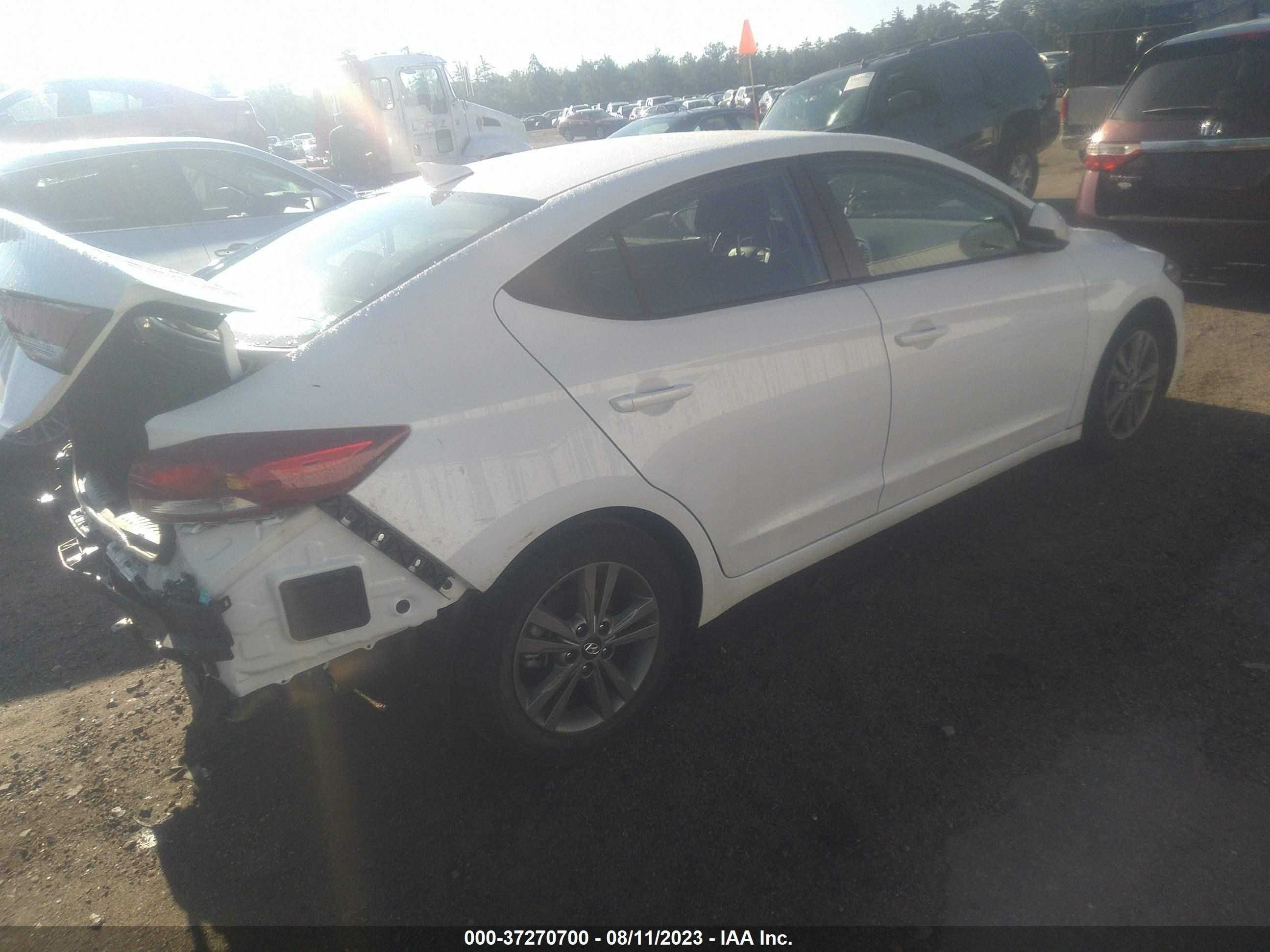 Photo 3 VIN: 5NPD84LF0JH276913 - HYUNDAI ELANTRA 