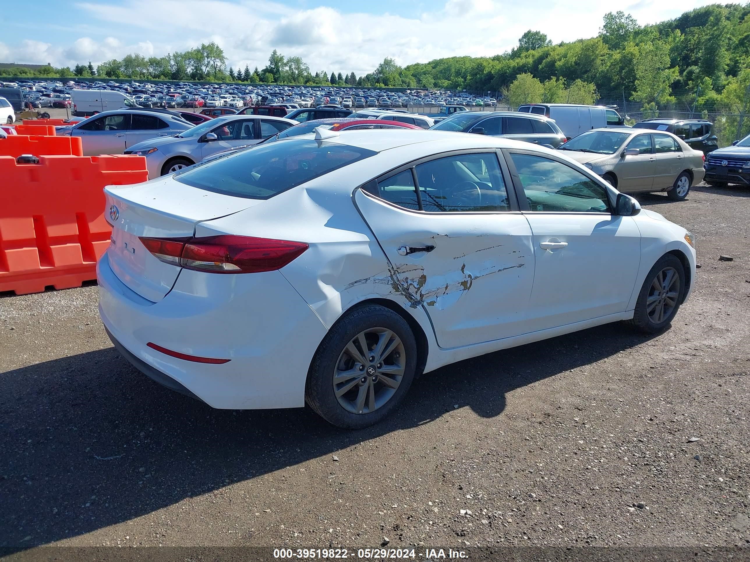 Photo 3 VIN: 5NPD84LF0JH301387 - HYUNDAI ELANTRA 