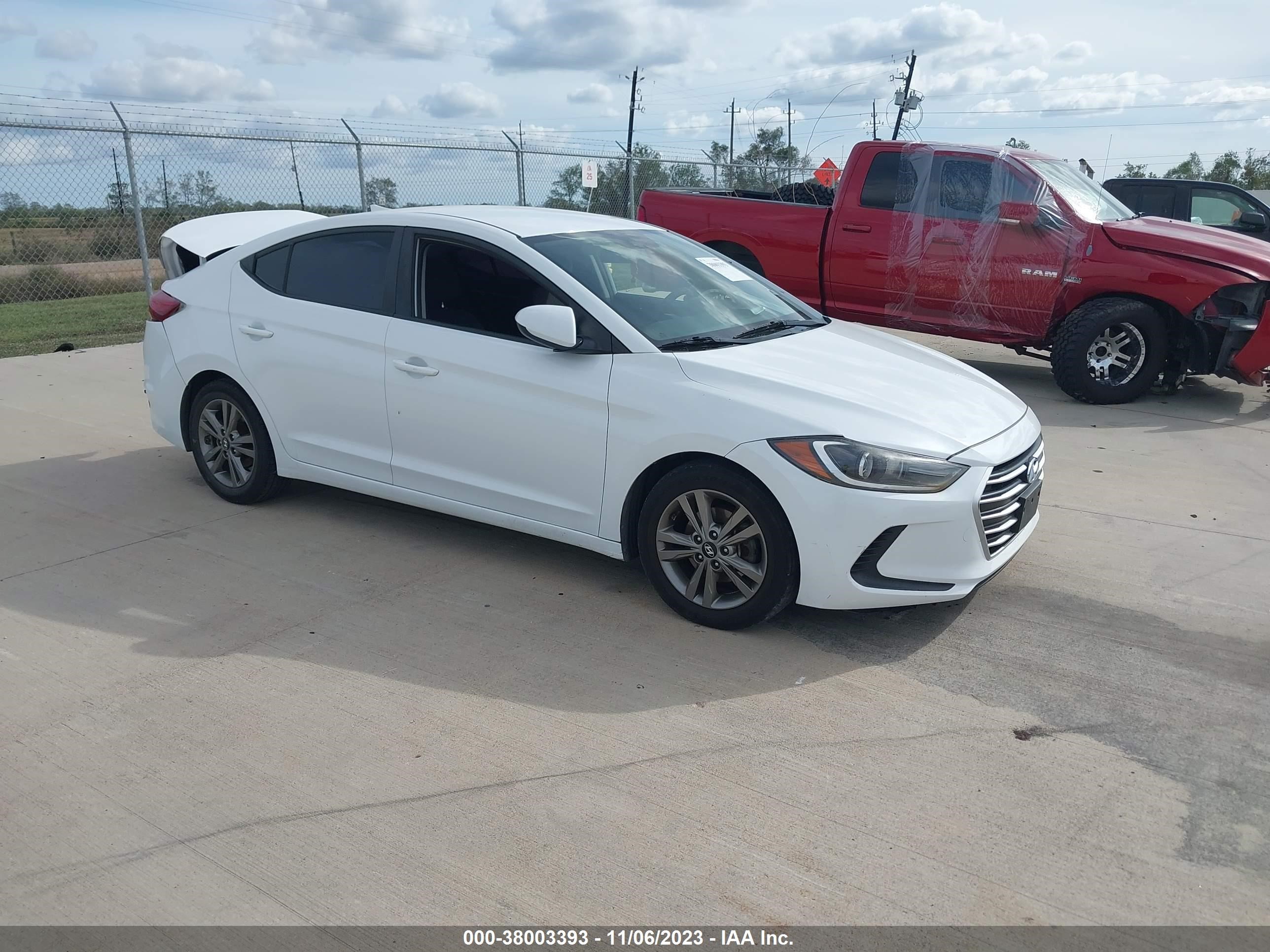 Photo 0 VIN: 5NPD84LF0JH302829 - HYUNDAI ELANTRA 